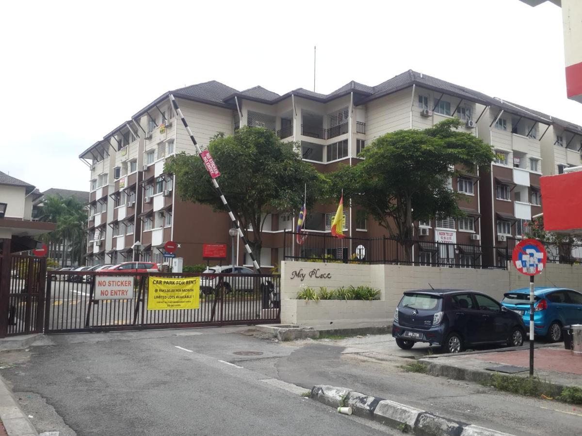 My Place Apartment Subang Jaya Esterno foto