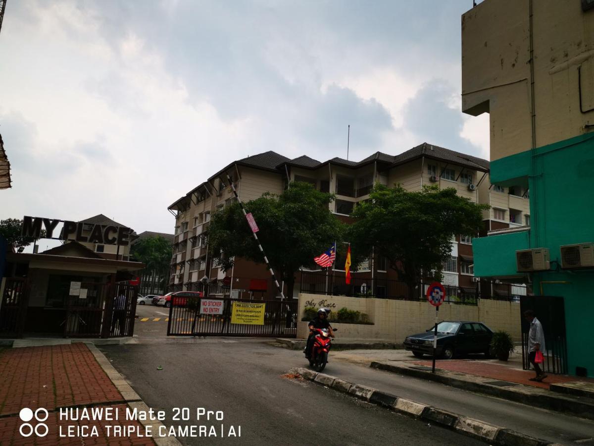 My Place Apartment Subang Jaya Esterno foto