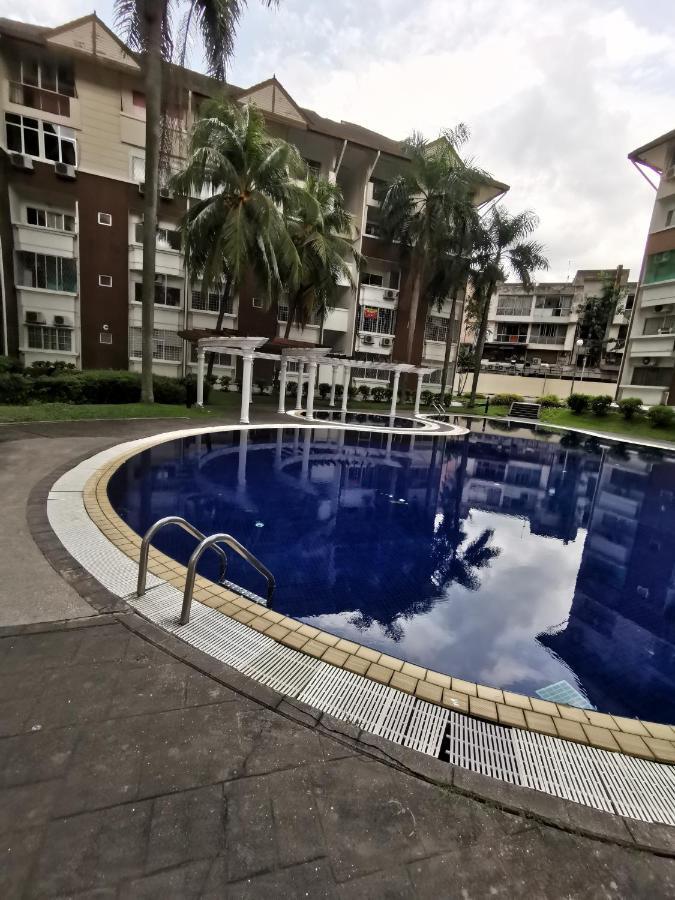 My Place Apartment Subang Jaya Esterno foto