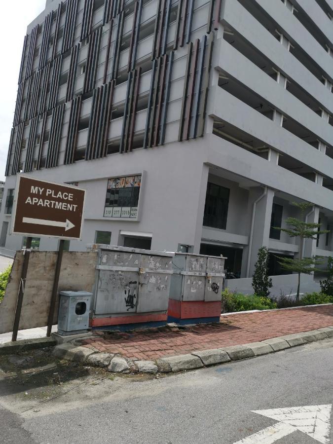 My Place Apartment Subang Jaya Esterno foto