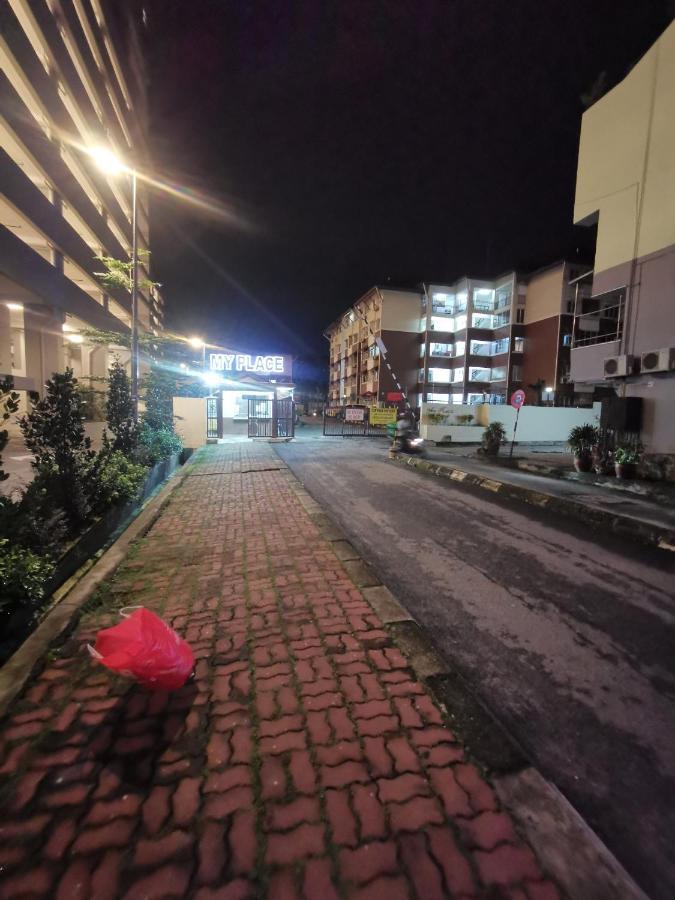 My Place Apartment Subang Jaya Esterno foto